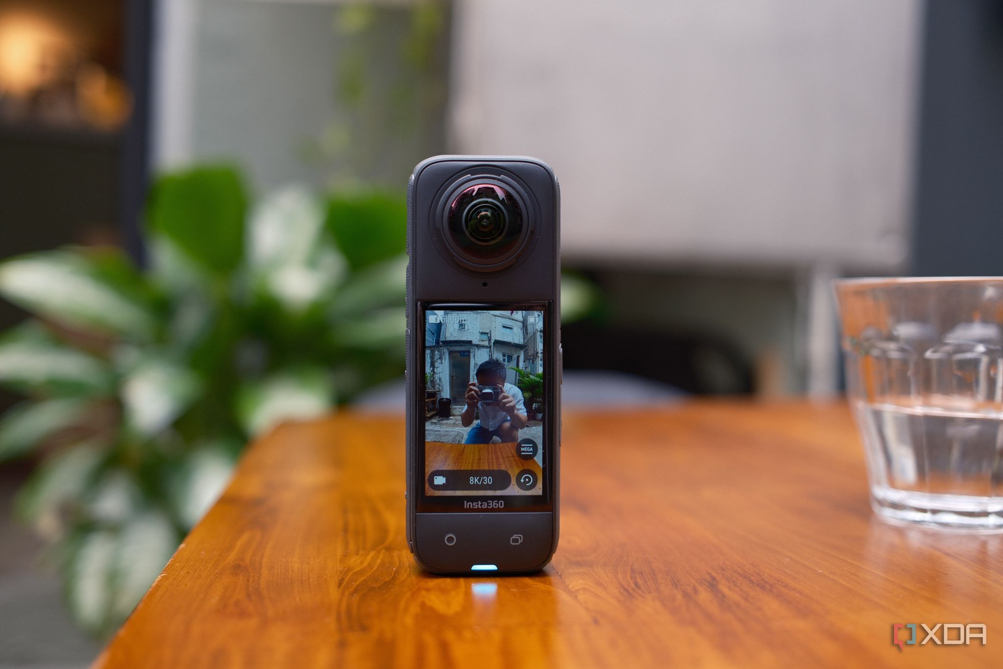 Insta360 x4