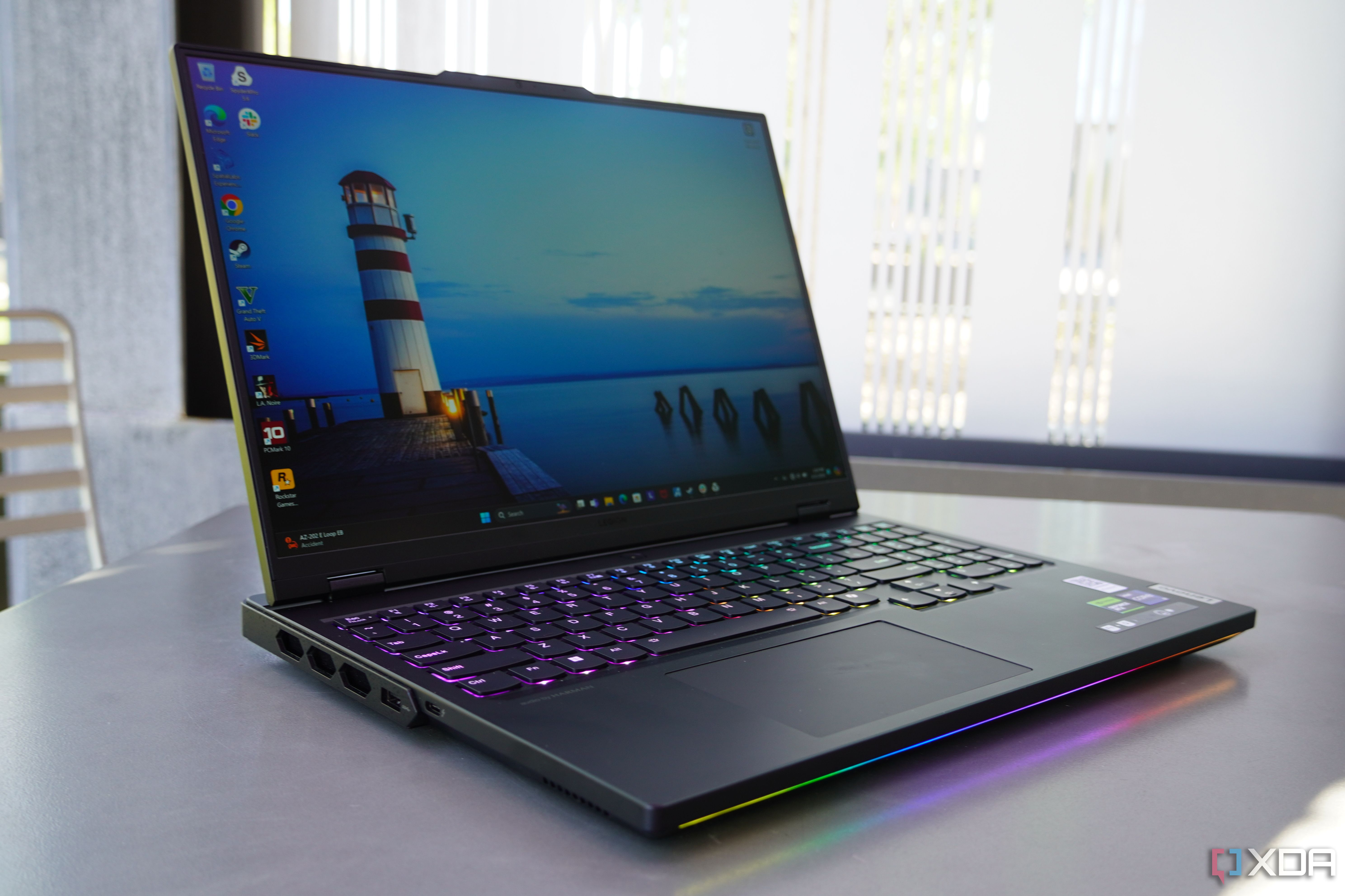 Lenovo-Legion-Pro-7i-Gen9-24