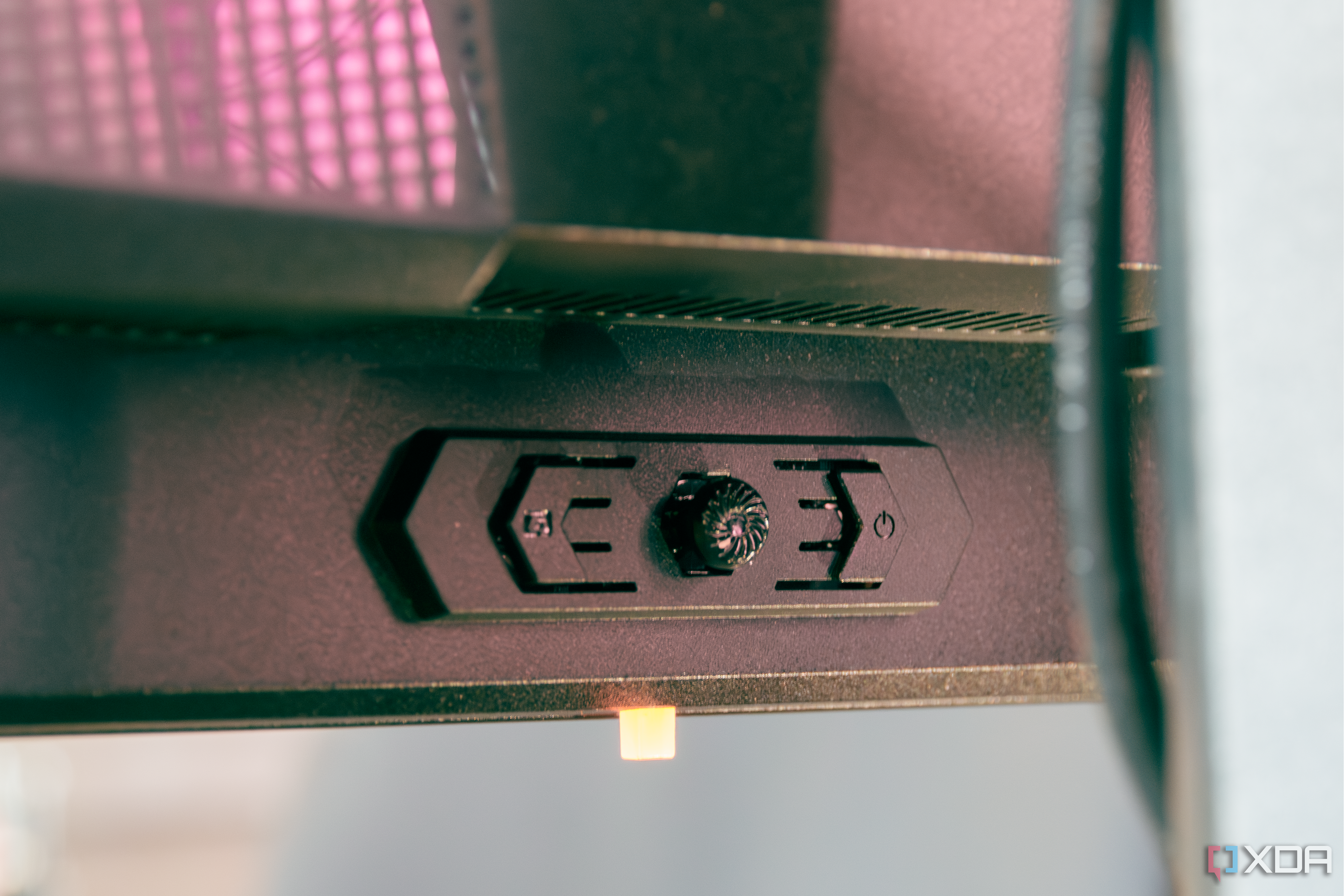 The joystick on the back of the MSI MAG 271QPX