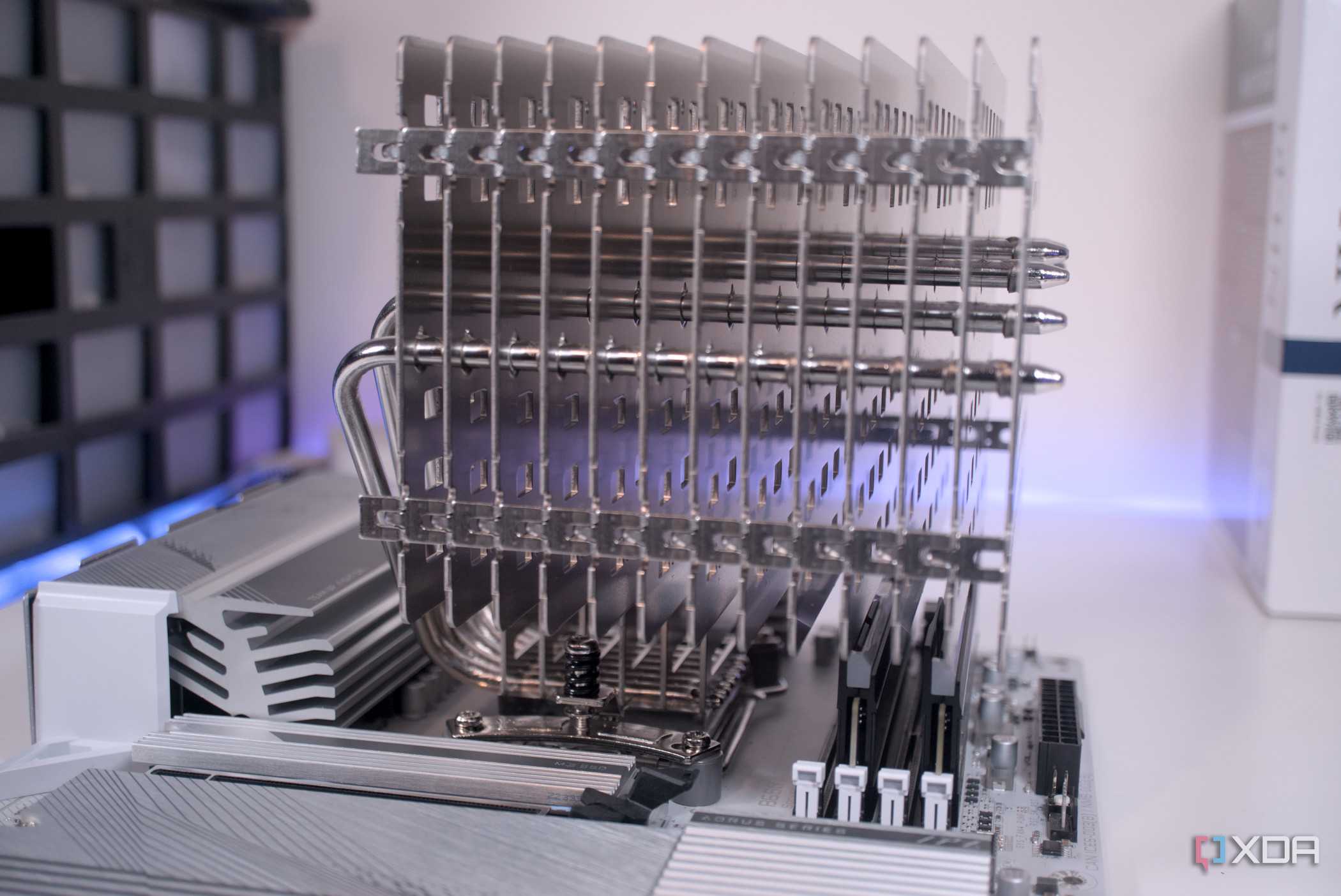 Side view of the Noctua NH-P1 fins