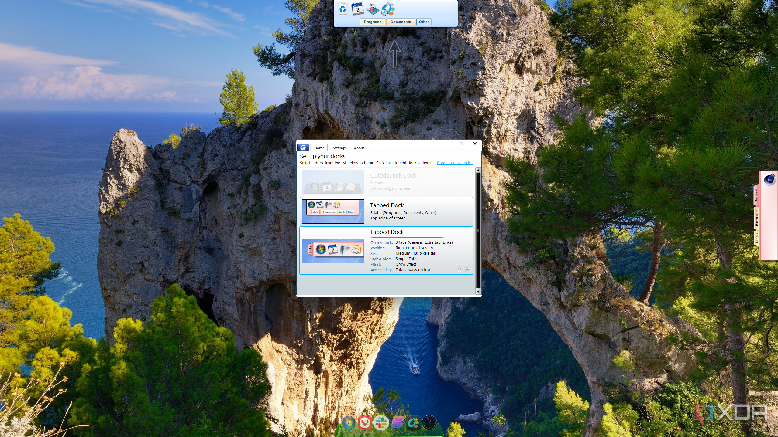 Screenshot of ObjectDock with two tabbed docks open, one with Windows Live style and the other with classic style