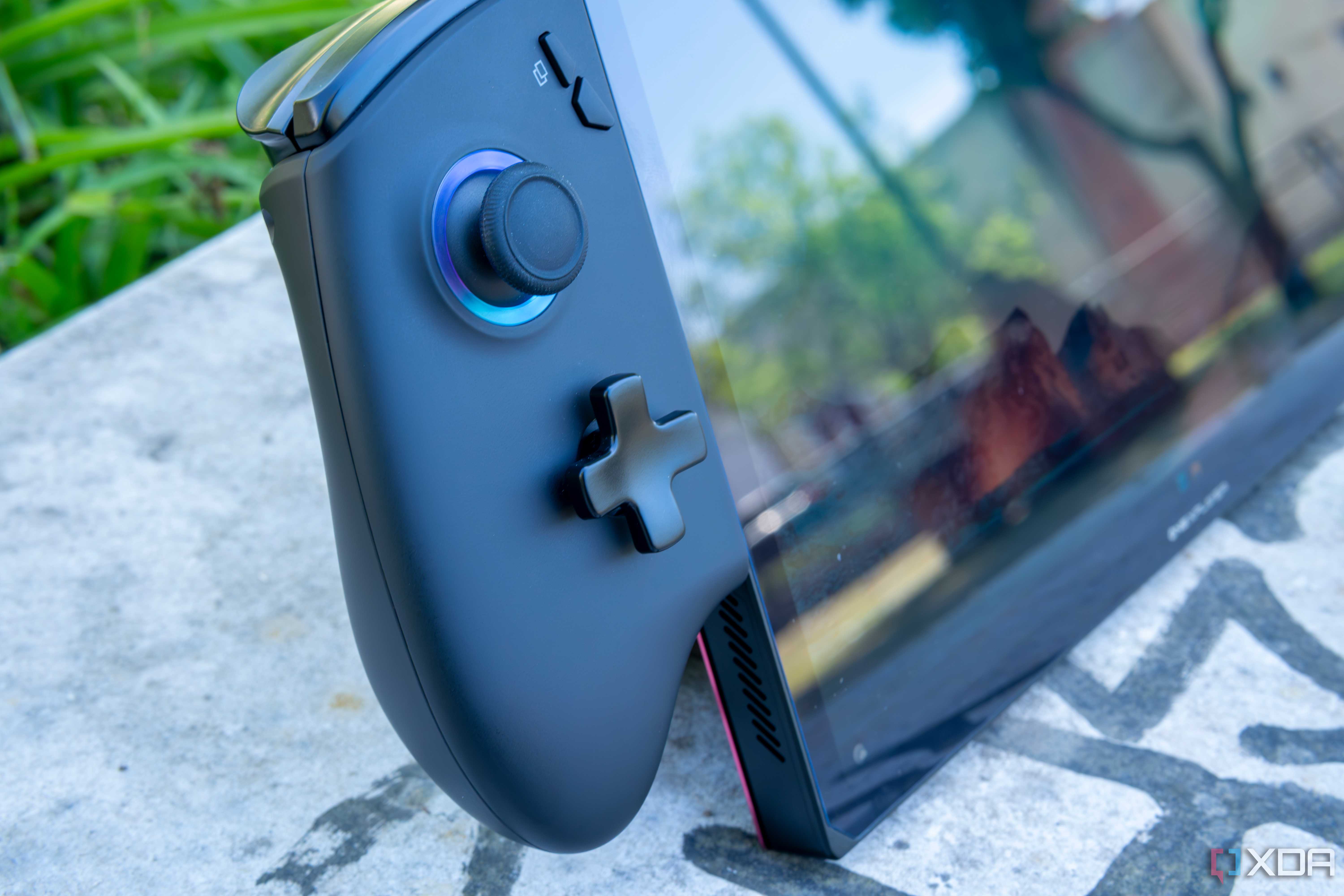 The left-side controller on the One XPlayer X1