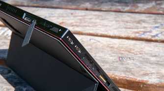 Close-up of the corner of the One Xplayer X1