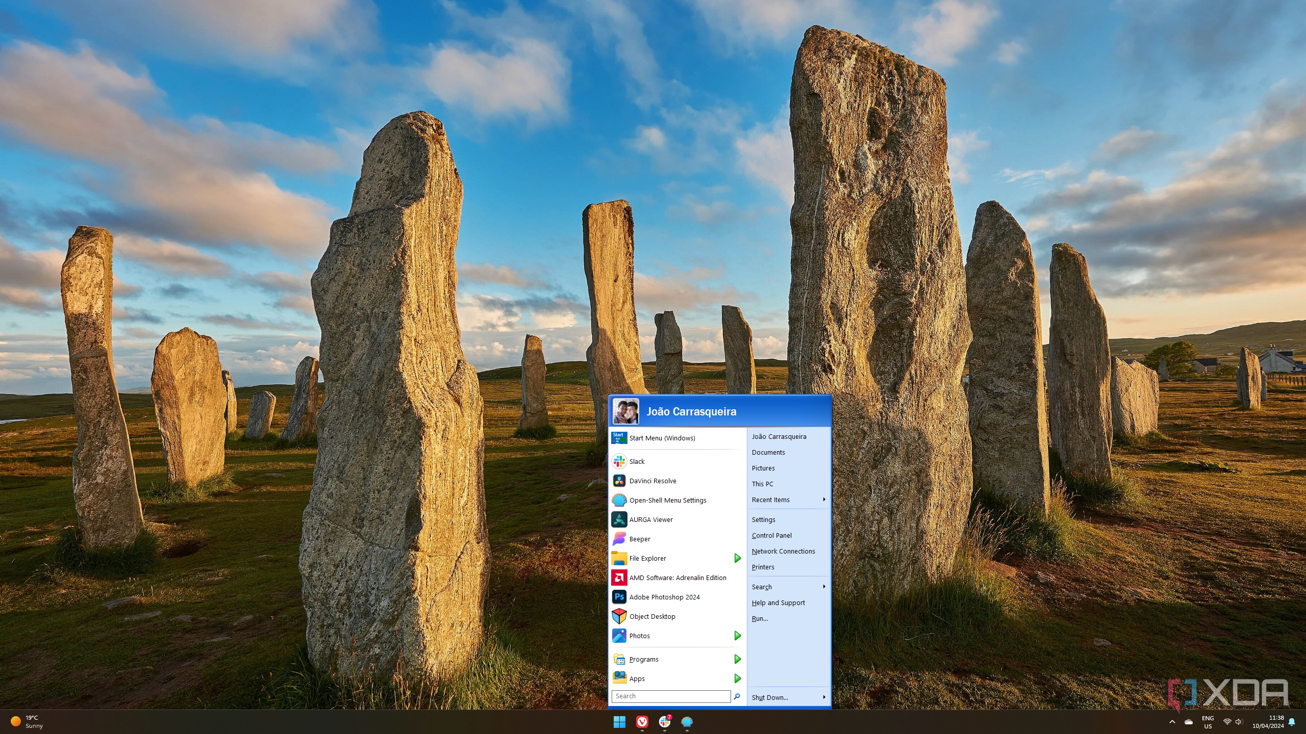 Screenshot of a Windows 11 desktop with a Start menu similar to Windows XP