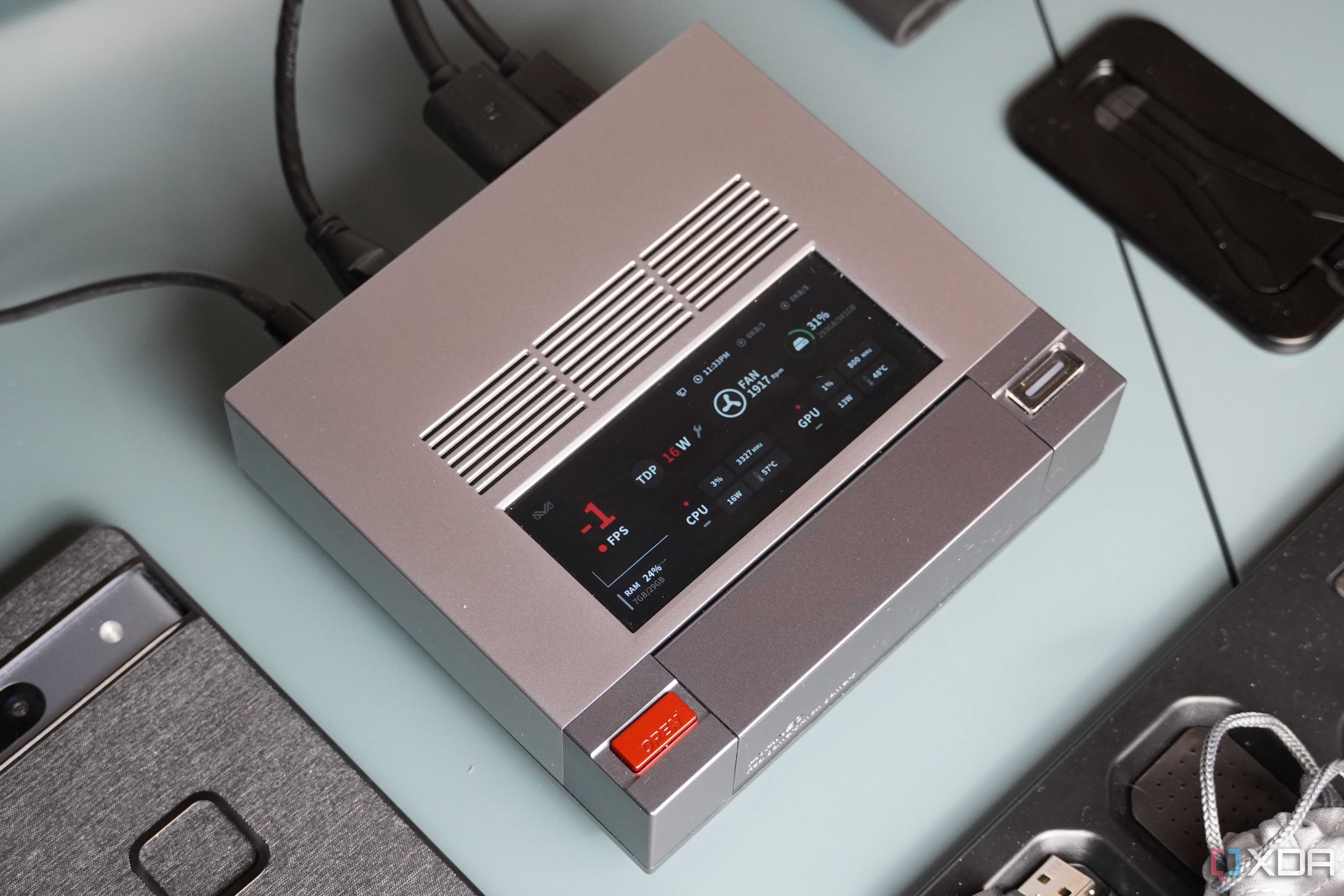 The built-in screen on the Ayaneo AM02.