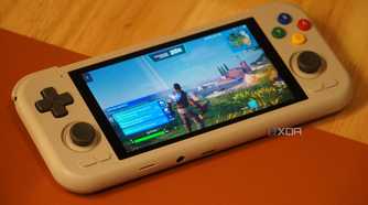 Fortnite running on a Retroid Pocket 4 using Xbox Cloud Gaming.