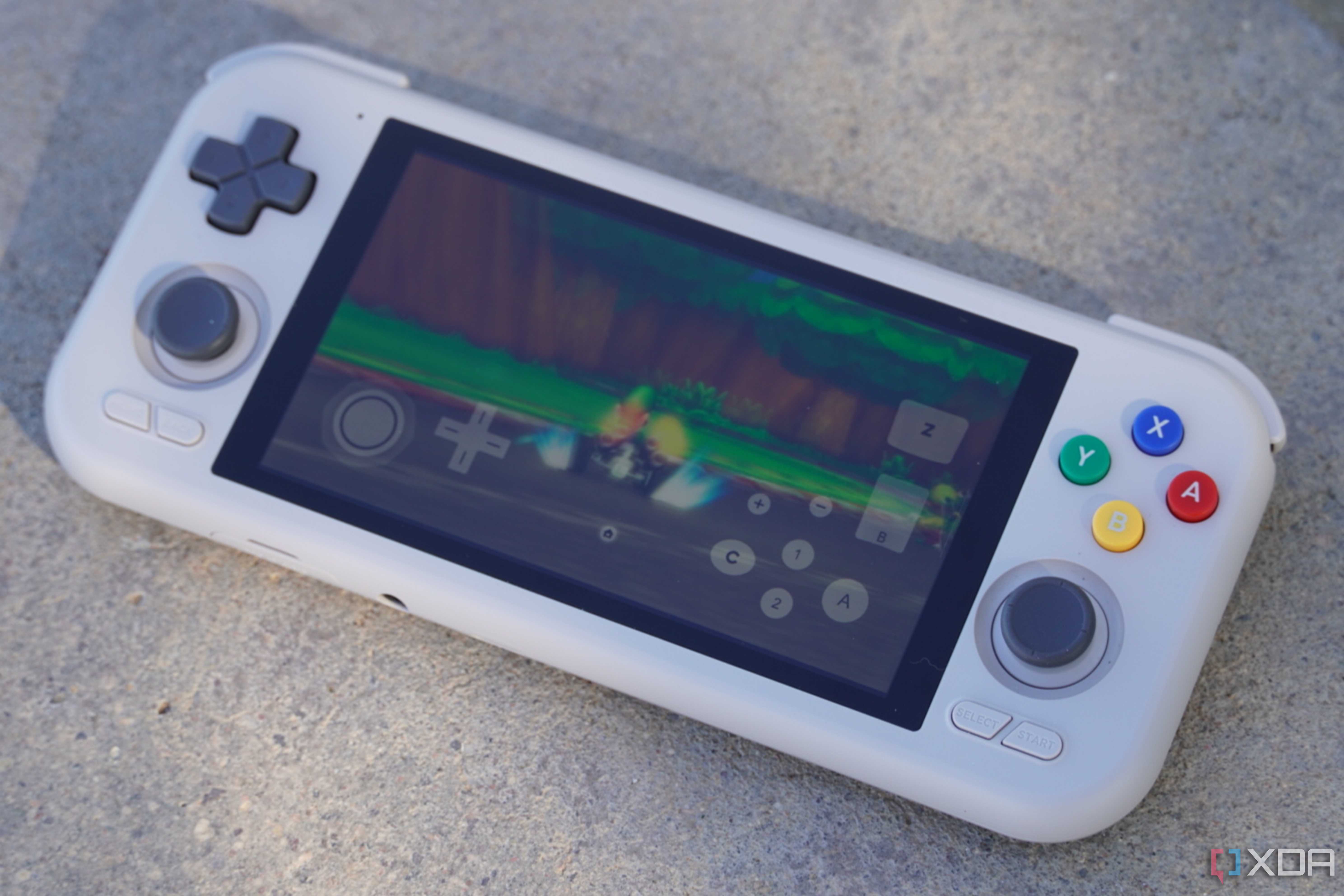 Mario Kart running on a Retroid Pocket 4 Pro.