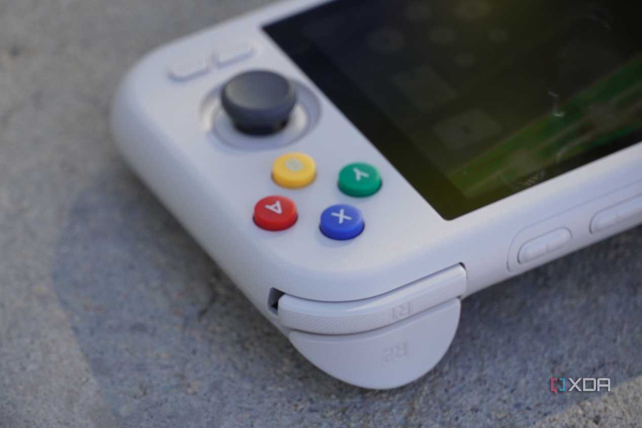 The buttons and joystick on the right side of the Retroid Pocket 4 Pro.