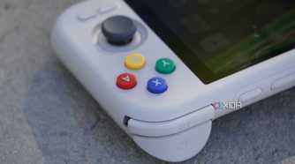 The buttons and joystick on the right side of the Retroid Pocket 4 Pro.