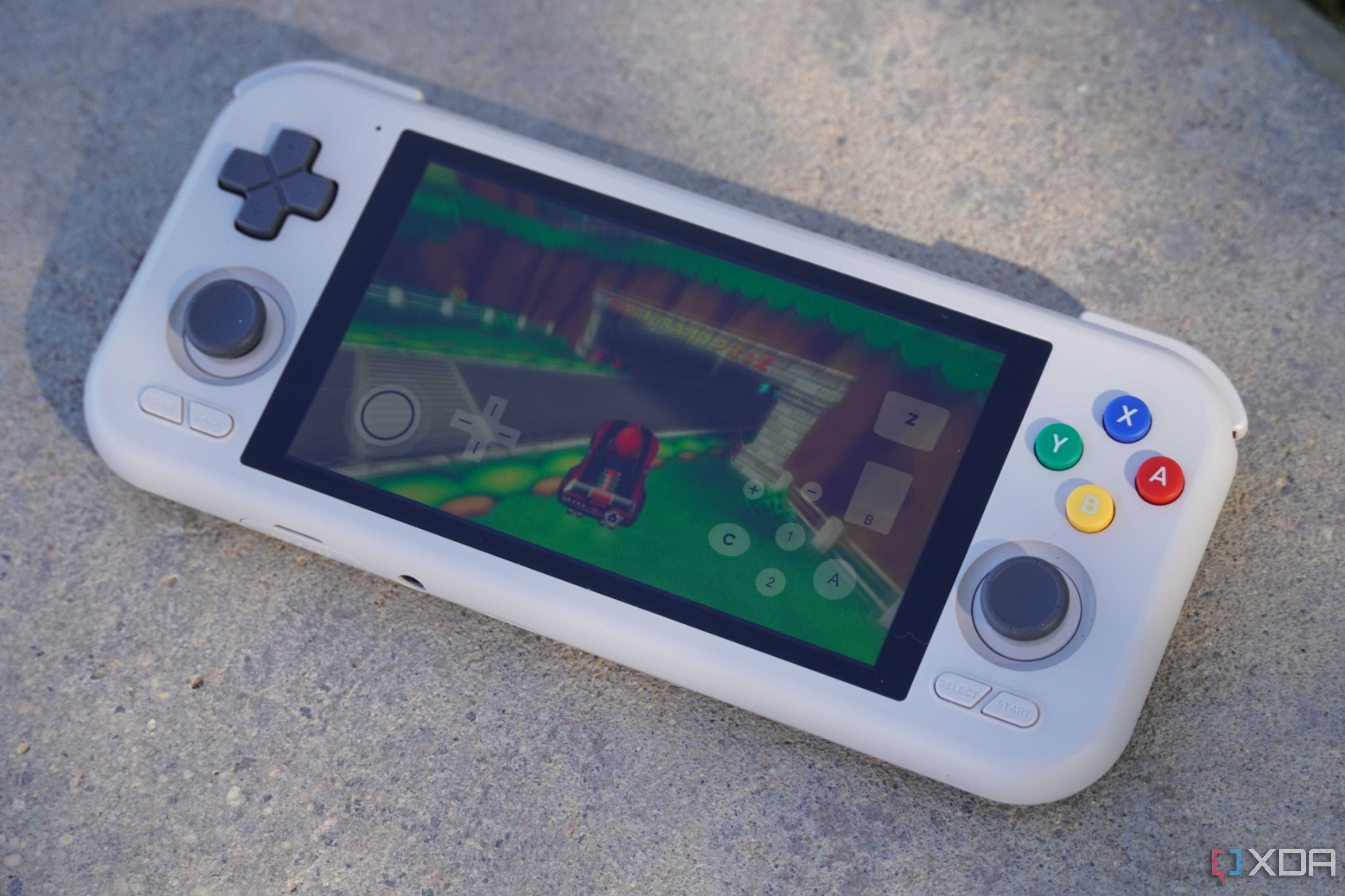 Mario Kart running on a Retroid Pocket handheld.