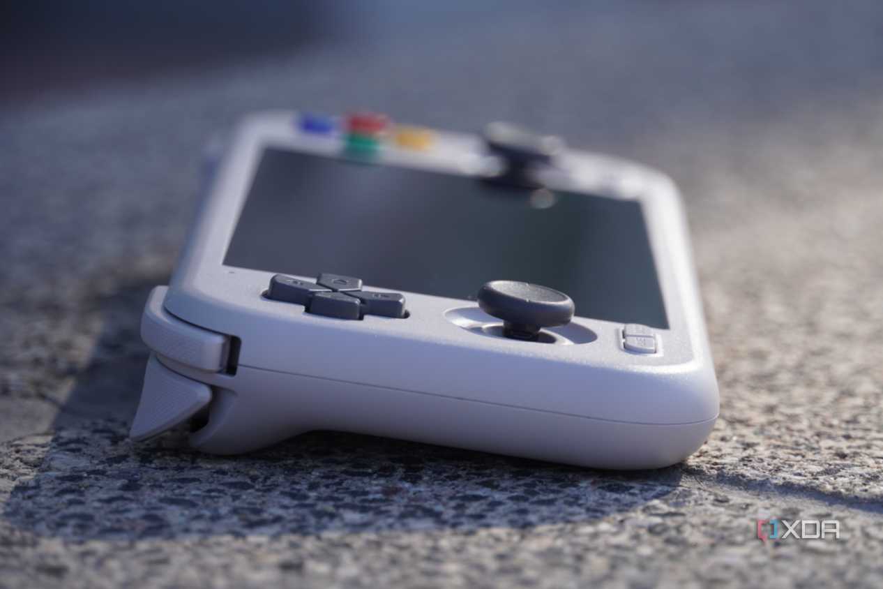 A side view of the Retroid Pocket 4 Pro.