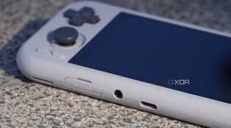 The ports on the Retroid Pocket 4 Pro.