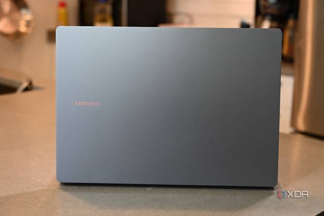 View of SamsungvGalaxy Book 4 Ultra open lid