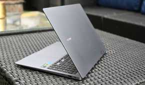 Samsung Galaxy Book 4 Ultra outdoor side