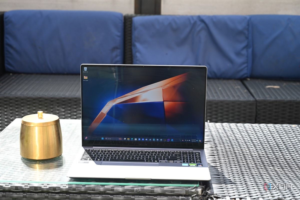 Samsung Galaxy Book 4 Ultra yard