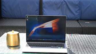 Samsung Galaxy Book 4 Ultra yard