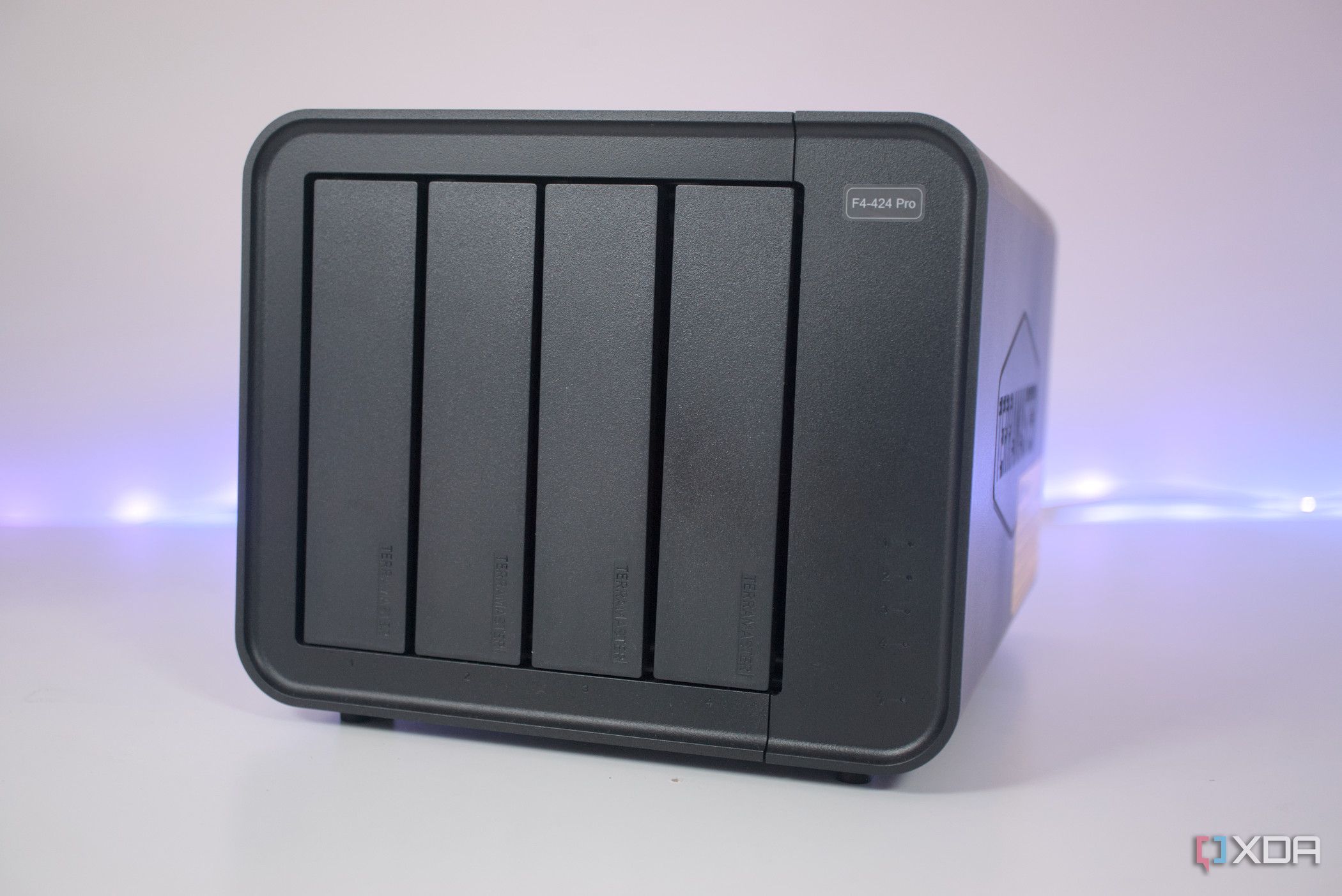 terramaster-f4-424-pro-front.