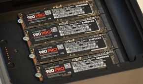 Four SSDs in the Ugreen NAS.