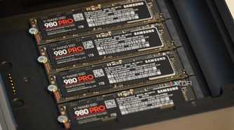 Four SSDs in the Ugreen NAS.