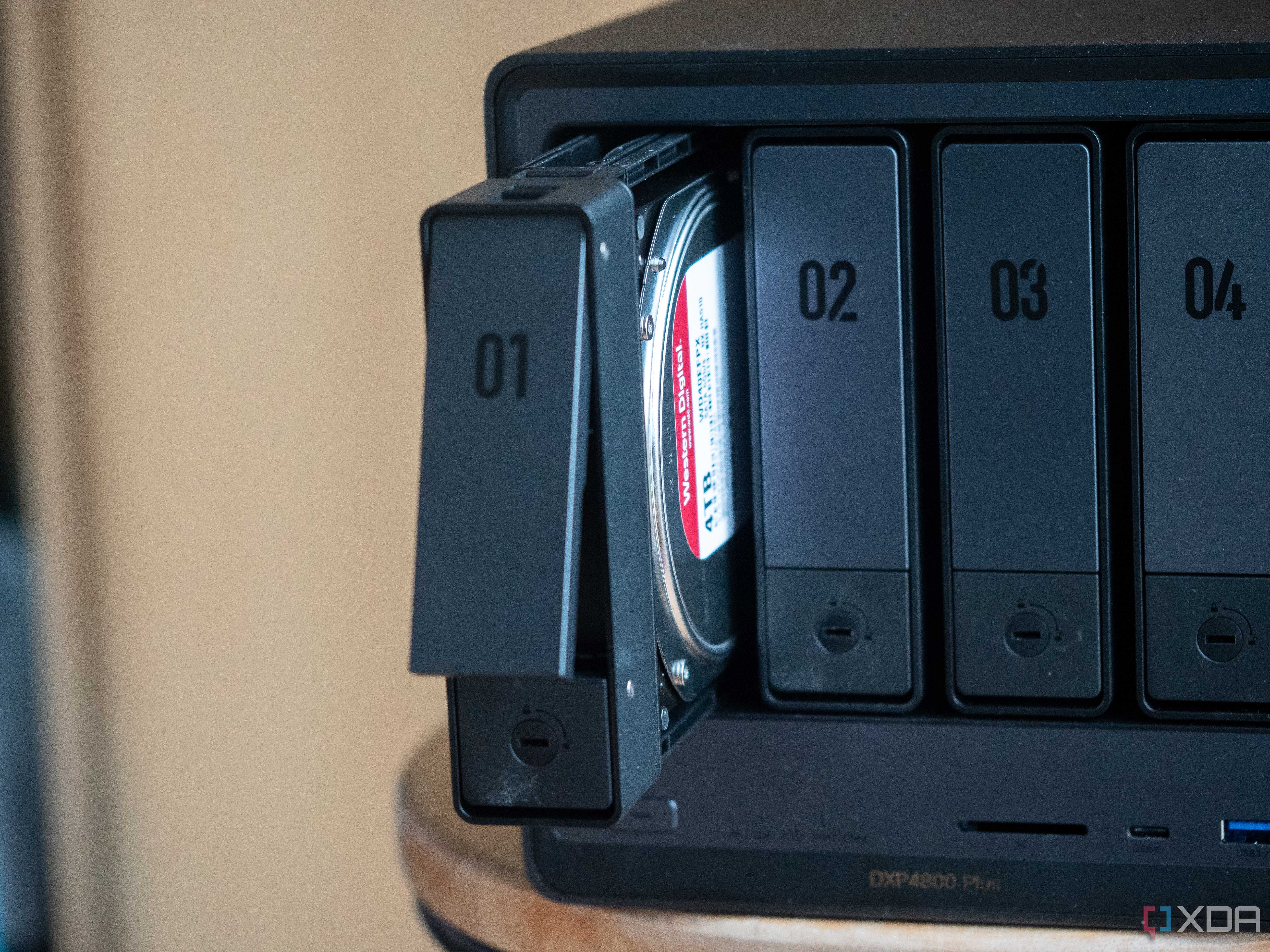 Ugreen NAS 6