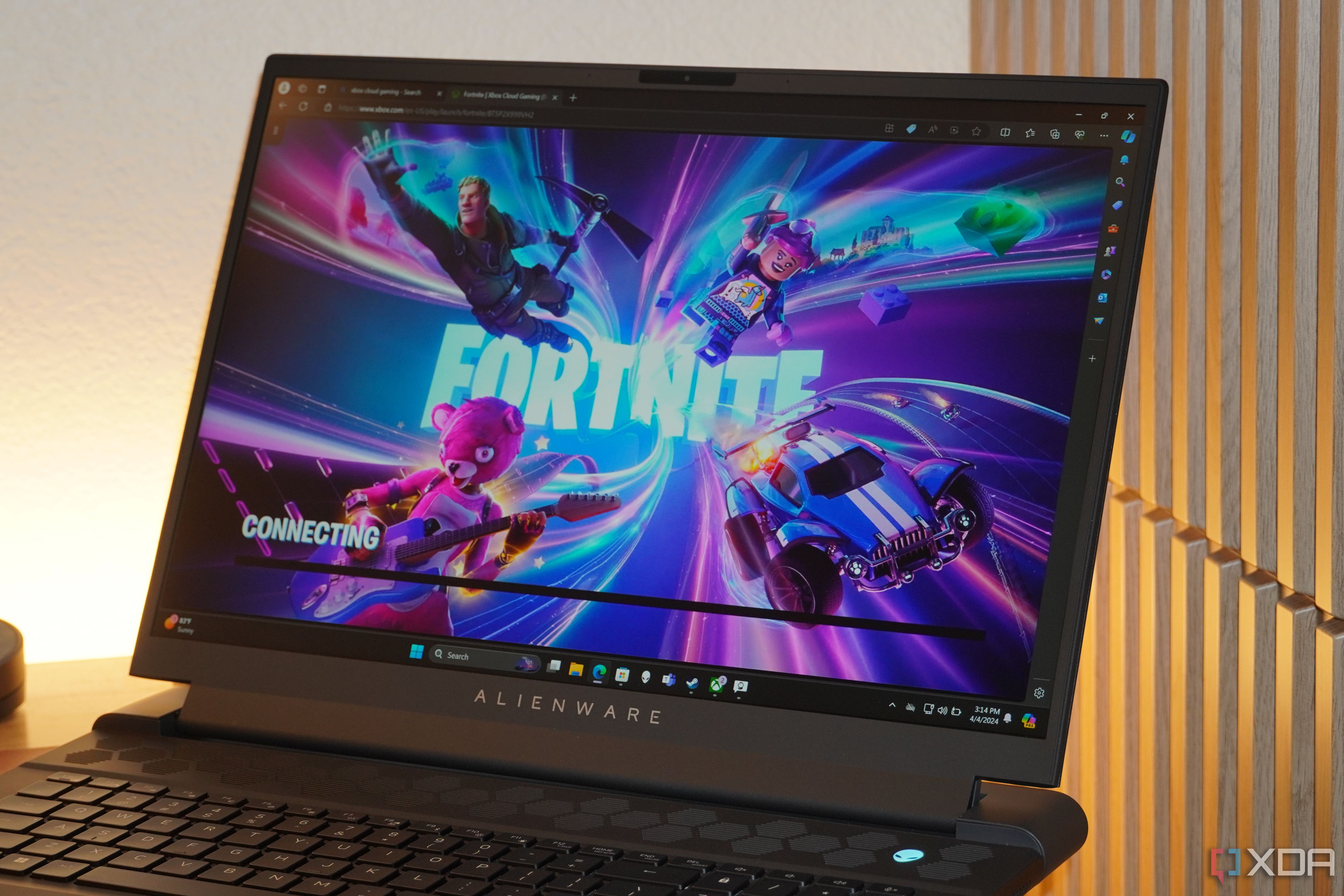 The Fortnite loading screen in Xbox Cloud Gaming.