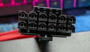 12VHPWR 12+4 pin power connector