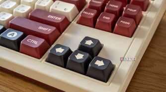 Close-up of the arrow keys on the 8BitDo Retro Mechanical Keyboard