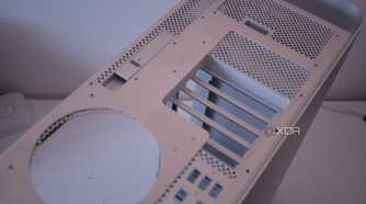 Positioning the Mac G5 rear panel replacement