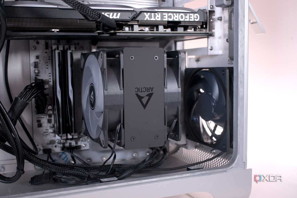 An image of an Arctic G5 CPU cooler.
