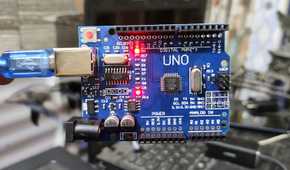 Arduino Uno with both LEDs lit