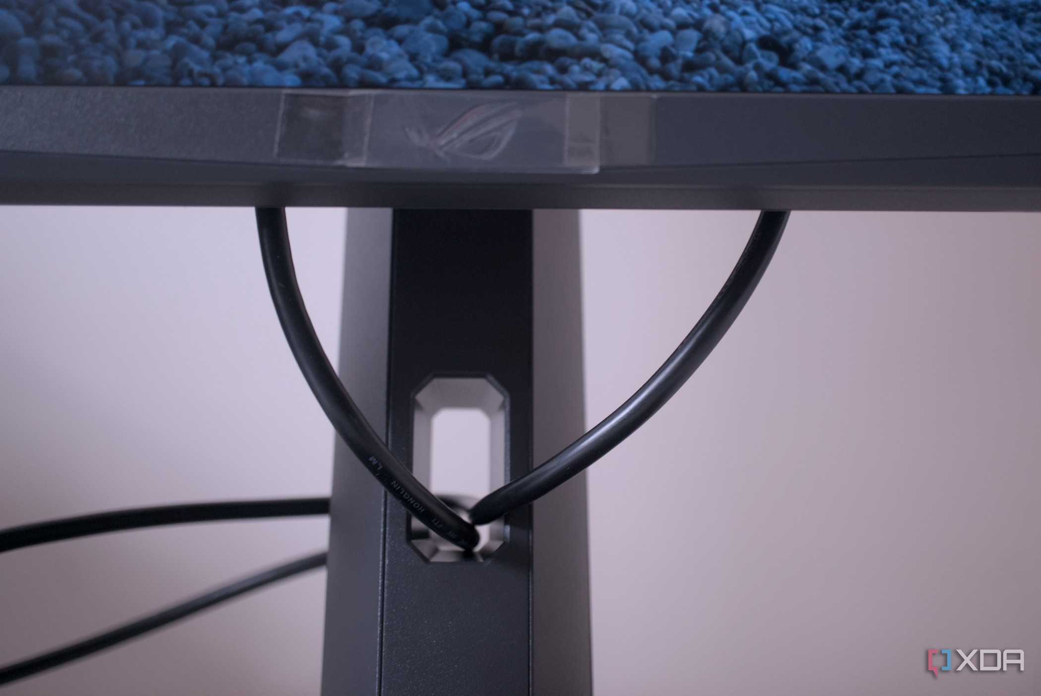 asus rog strix xg27acs monitor cable management channel