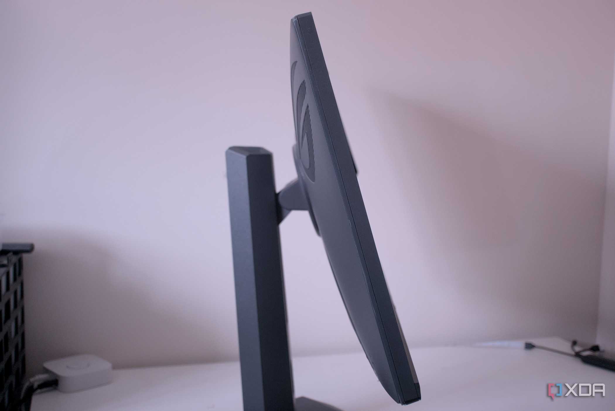 Side of the Asus ROG Strix XG27ACS