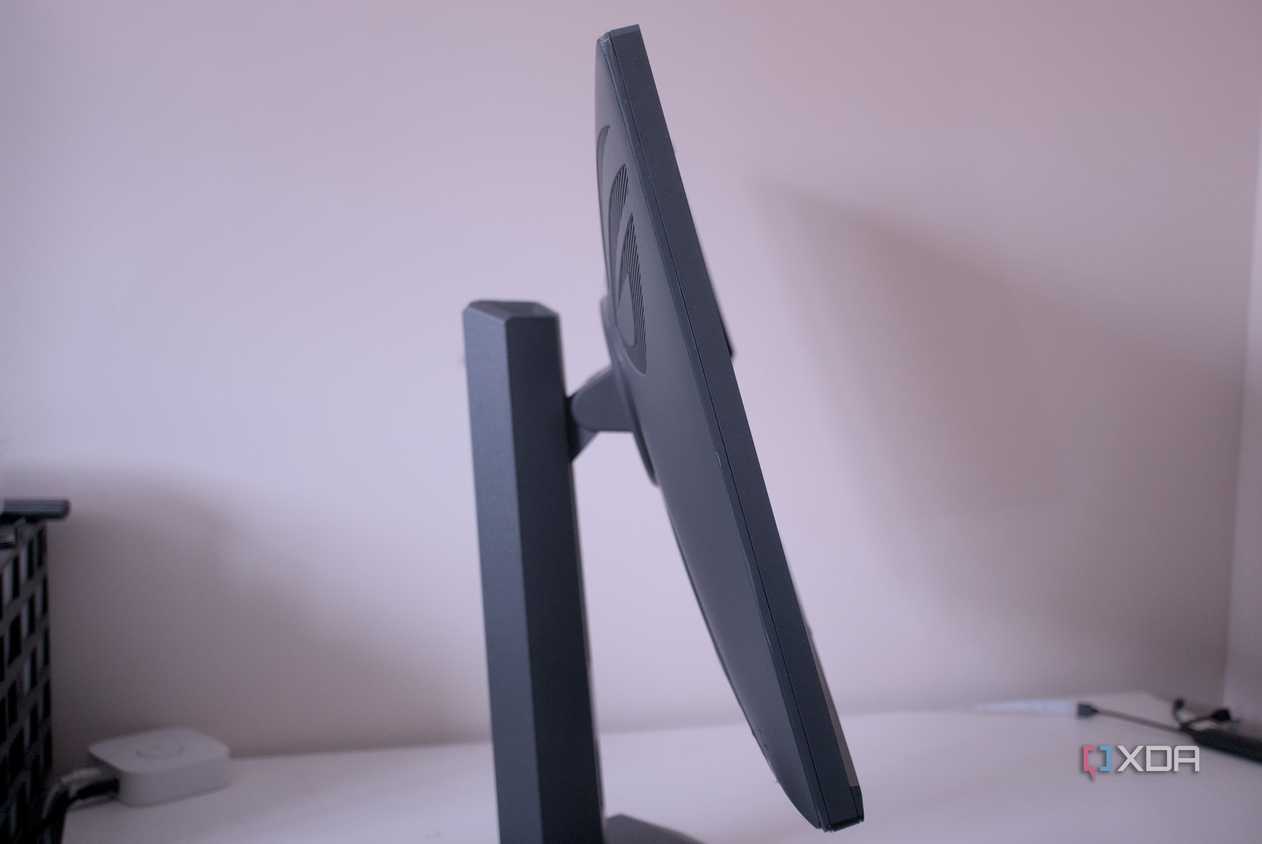 Side of the Asus ROG Strix XG27ACS