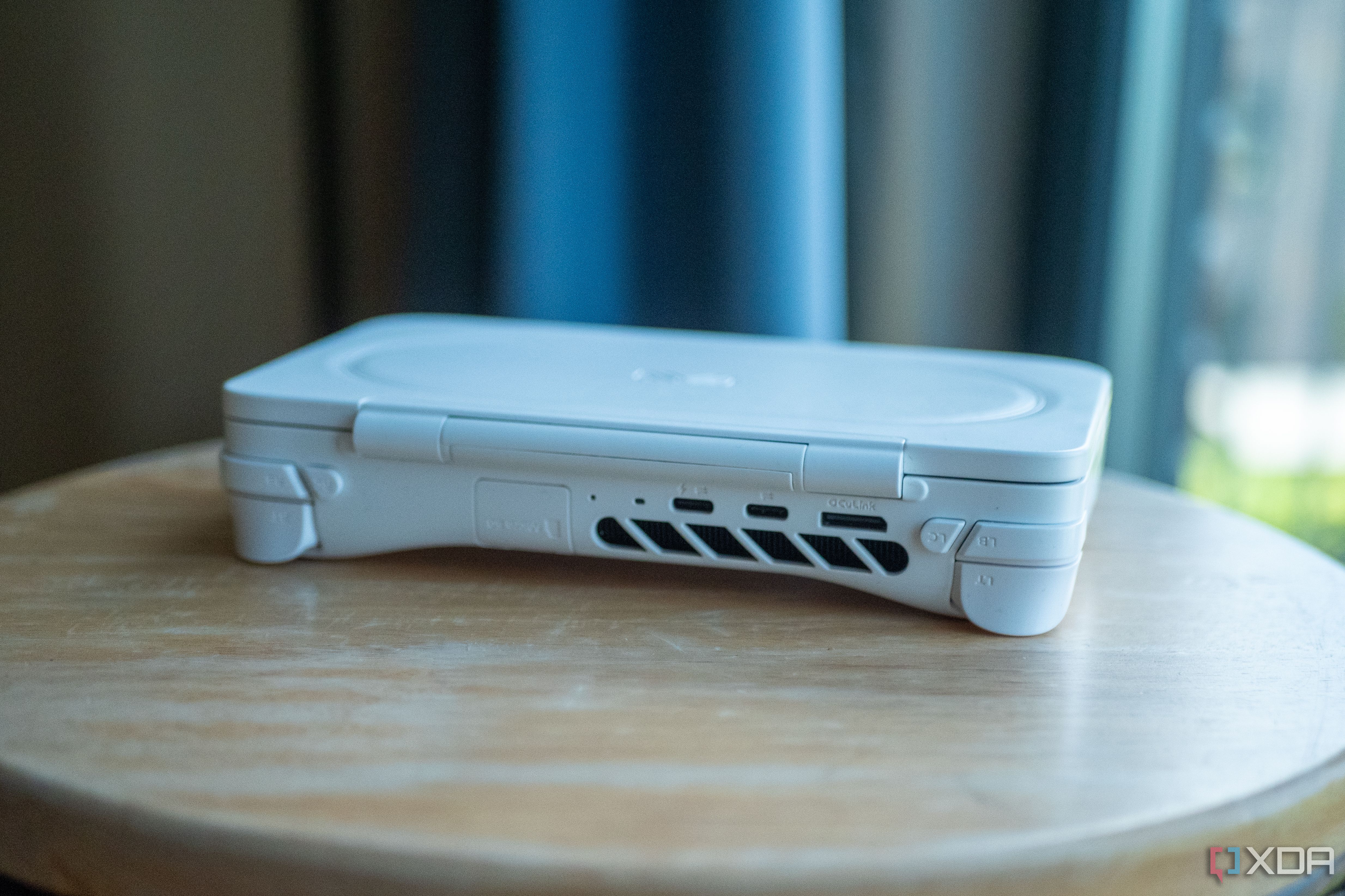 Ayaneo-Flip-DS-8
