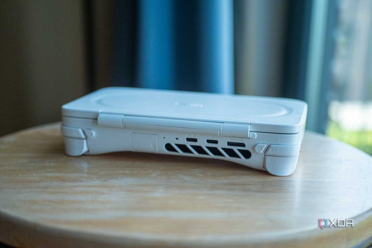 Ayaneo-Flip-DS-8