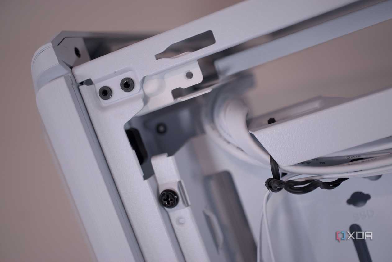 be-quiet-dark-base-701-case-cable-management-front-io