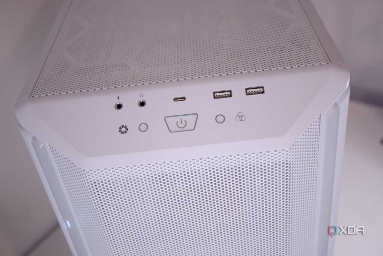 be quiet! Dark Base 701 front I/O