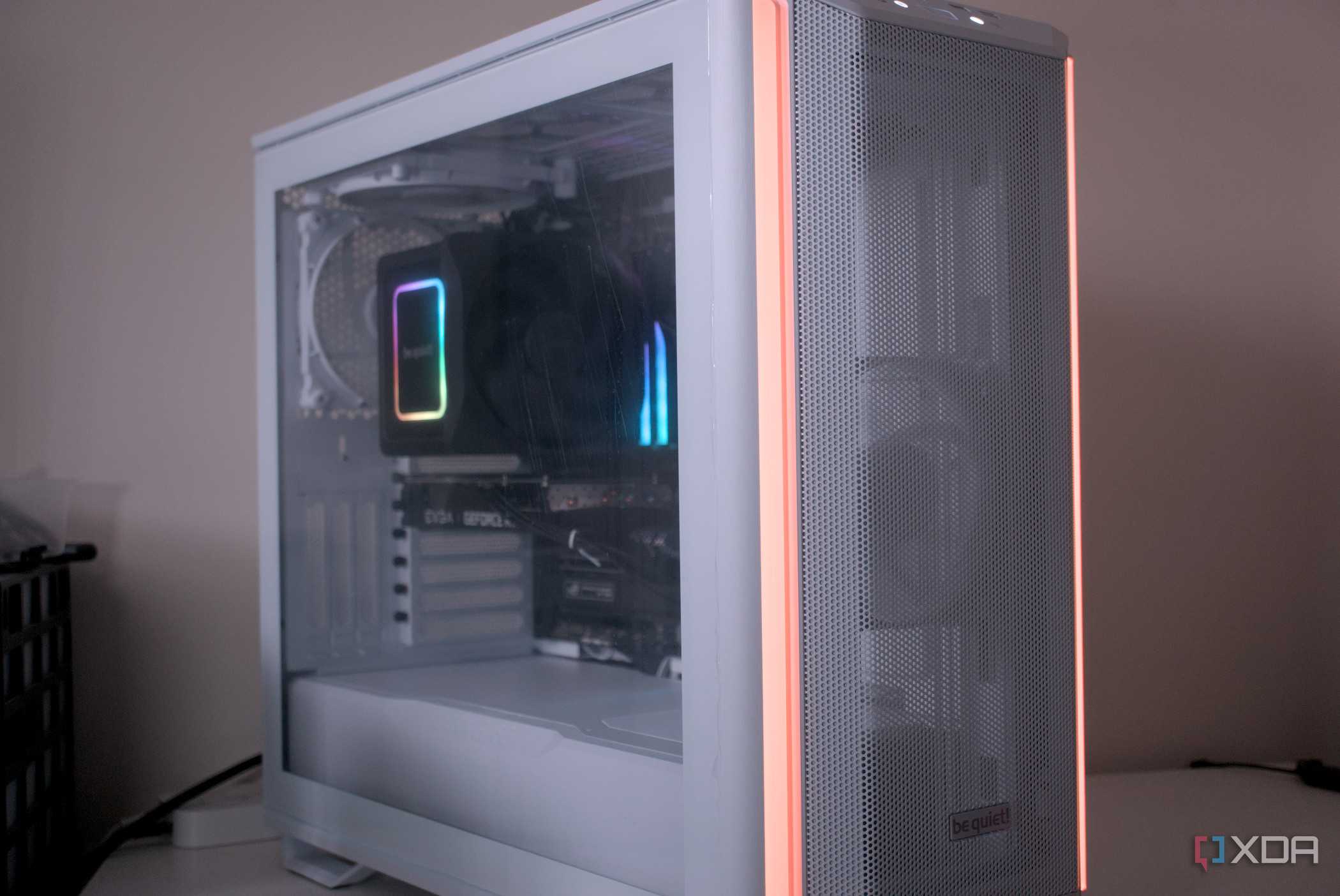 be quiet! Dark Base 701 with its RGB strips on