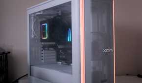 be quiet! Dark Base 701 with its RGB strips on