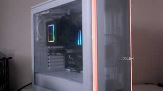 be quiet! Dark Base 701 with its RGB strips on