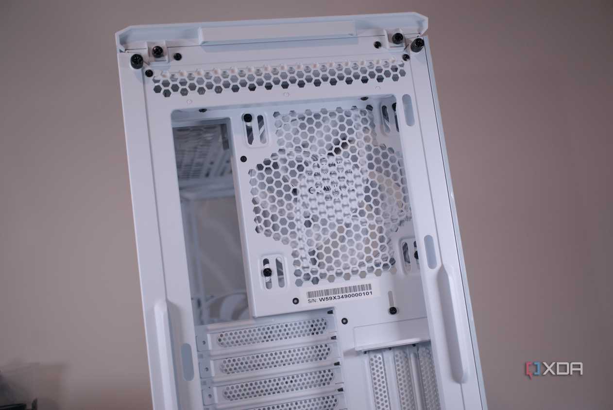 be quiet! Dark Base 701 rear top fan