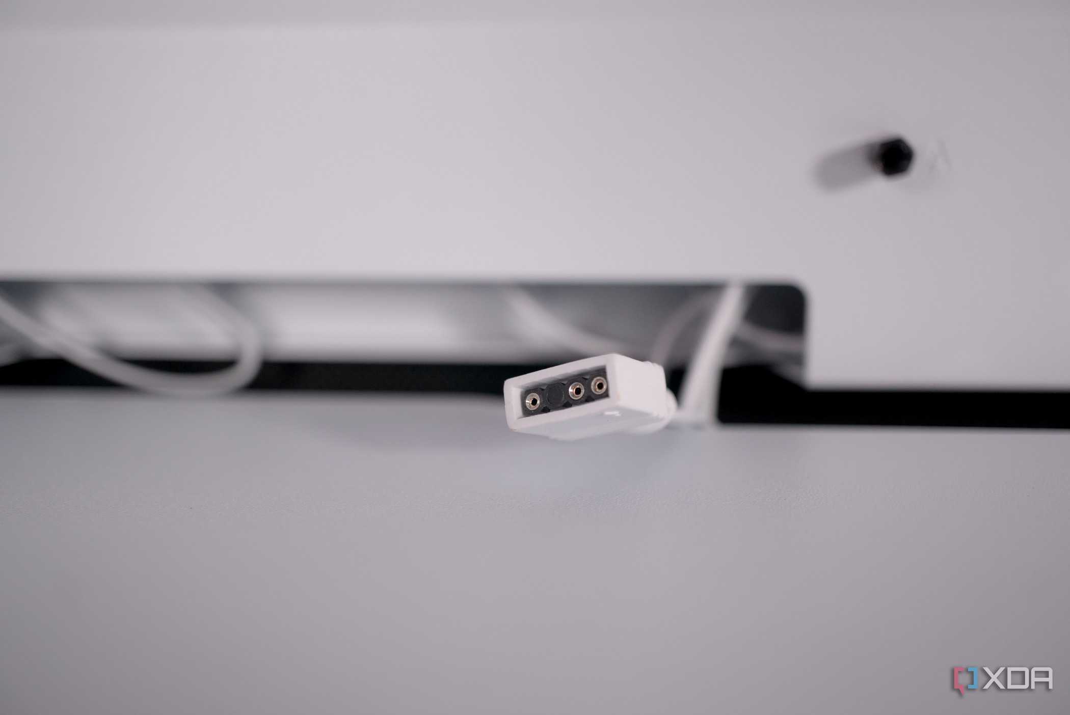 be quiet! Dark Base 701 hub RGB connector