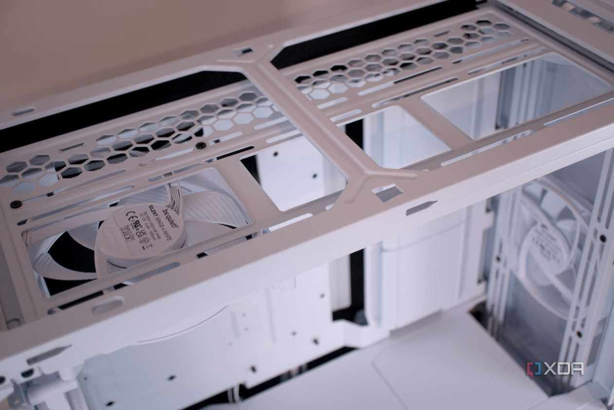 be-quiet-dark-base-701-case-top-panel-fan-rad-bracket