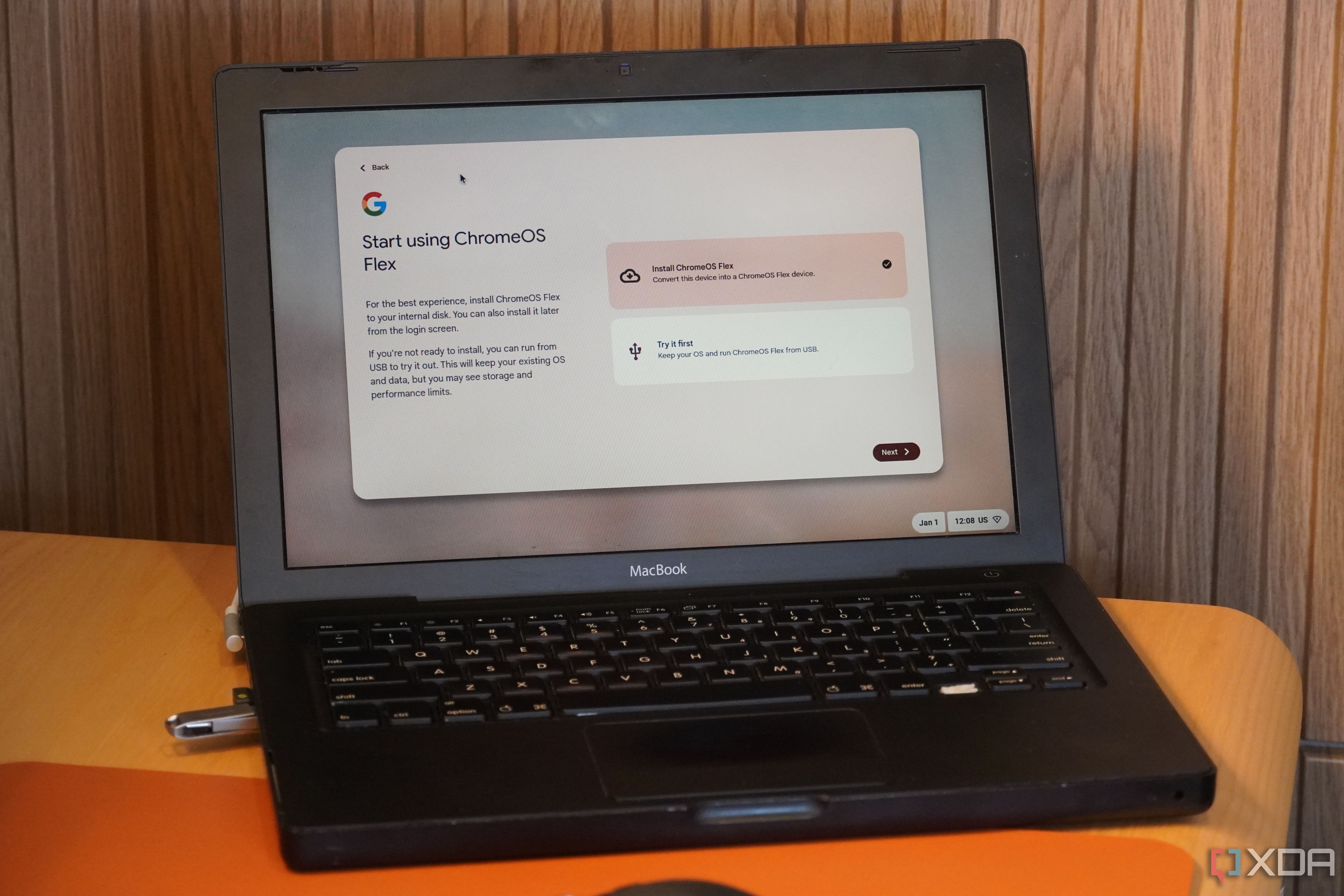 I used ChromeOS Flex on an 18-year-old MacBook — and it worked