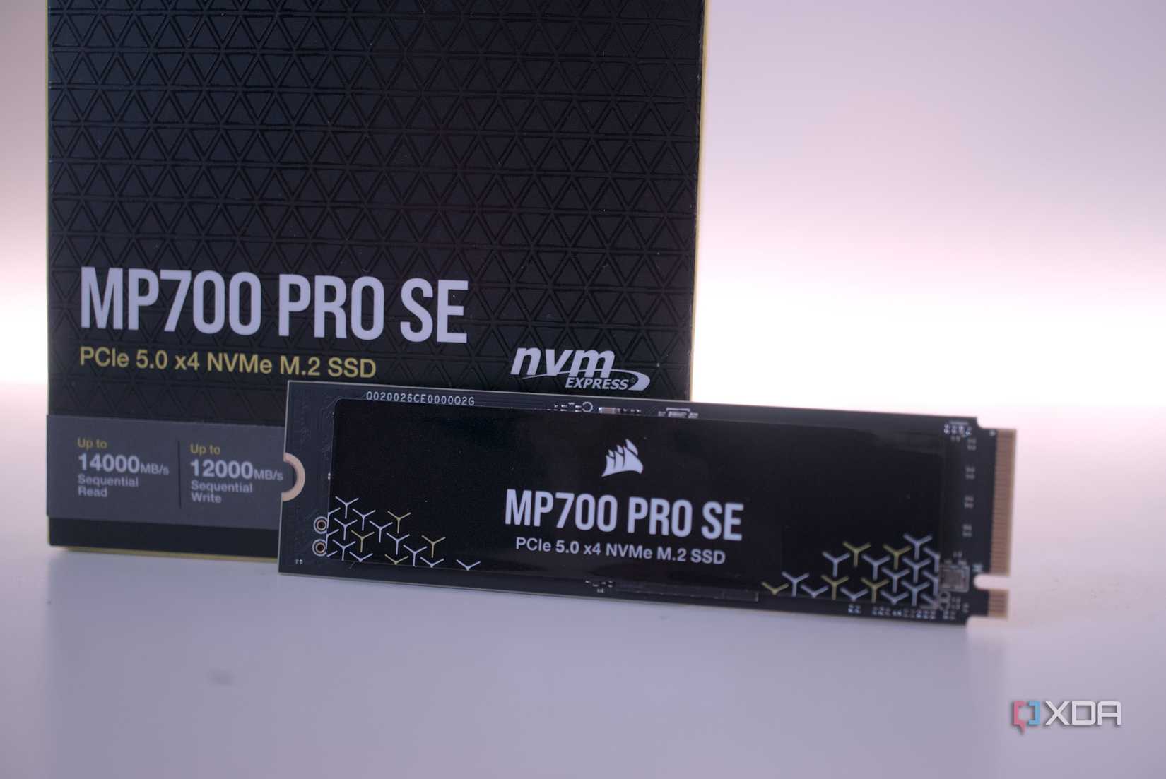 Corsair MP700 Pro SE with its box
