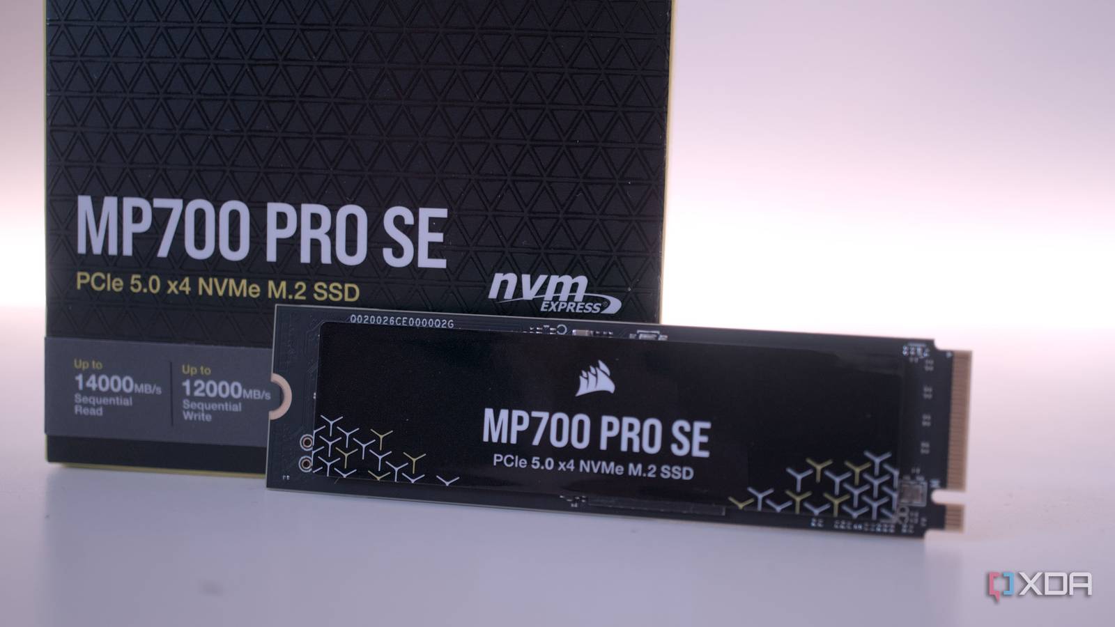 Corsair MP700 Pro SE with its box