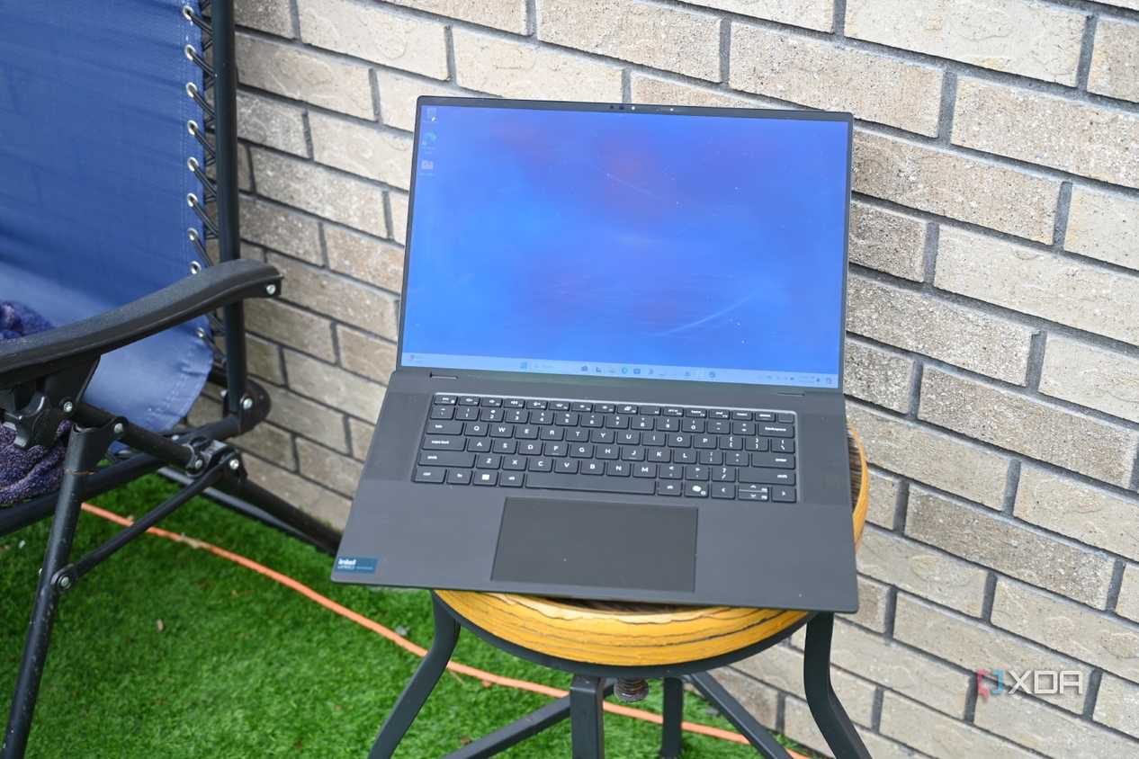 Dell Precision 5690 backyard shot