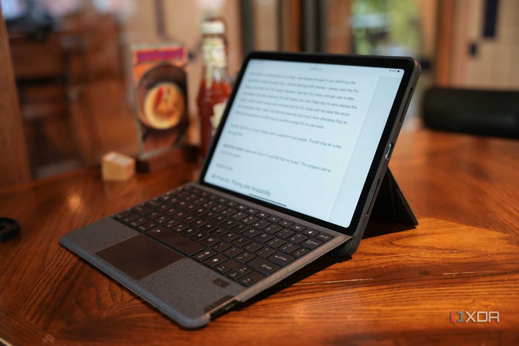 iPad Air (M2, 2024) vs. Samsung Galaxy Tab S9: Which is better?