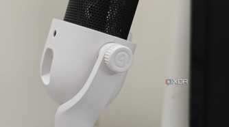 An image showing a thumbscrew on the Wave Neo mic with Elgato logo.