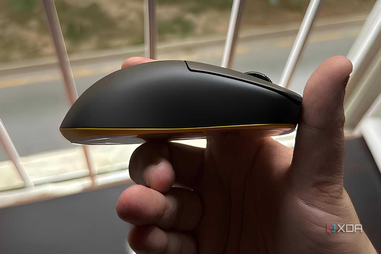 A right side profile of the Fantech Helios II Pro wireless gaming mouse